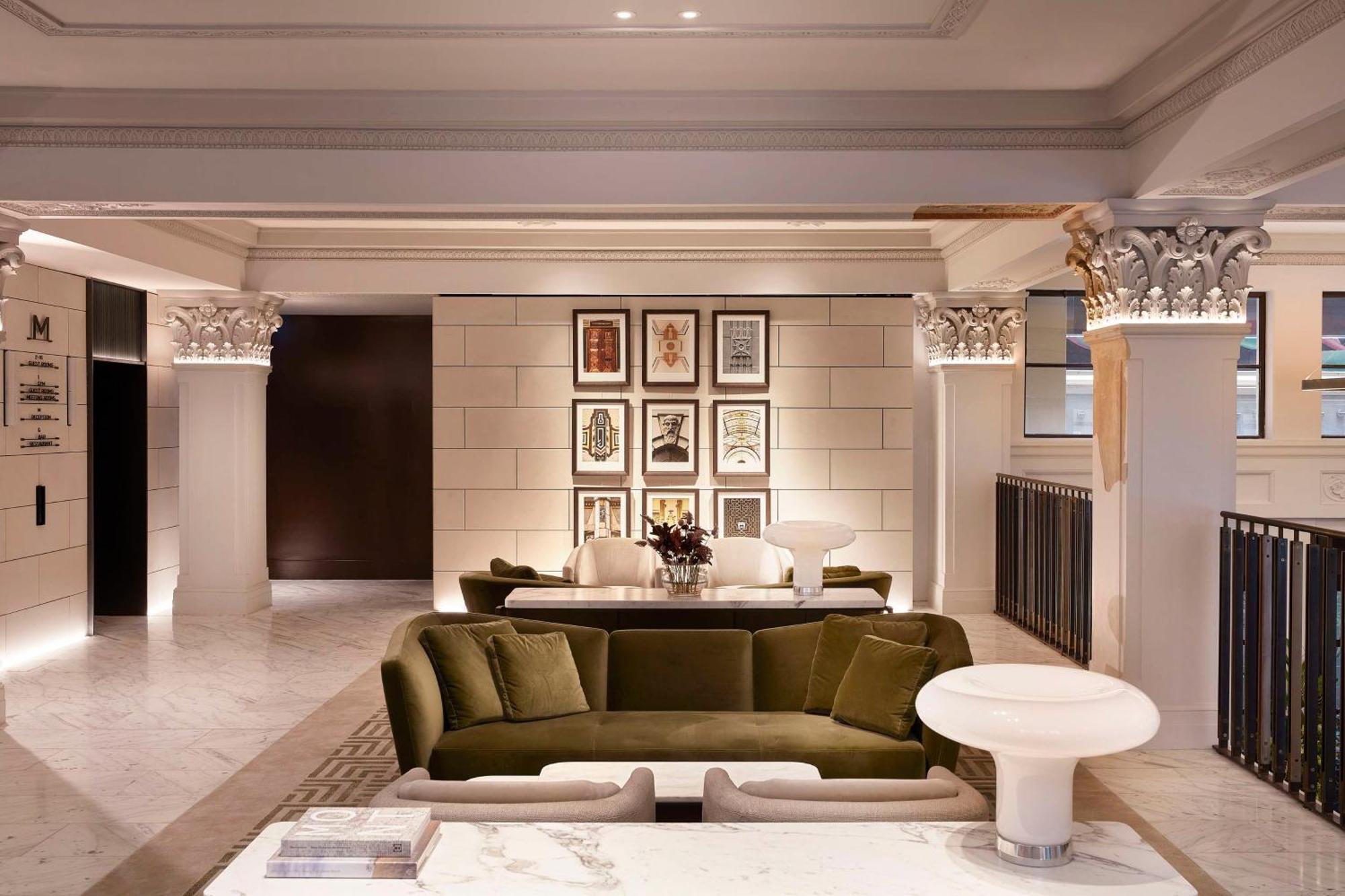 Hilton Melbourne Little Queen Street Zewnętrze zdjęcie The lobby of the hotel