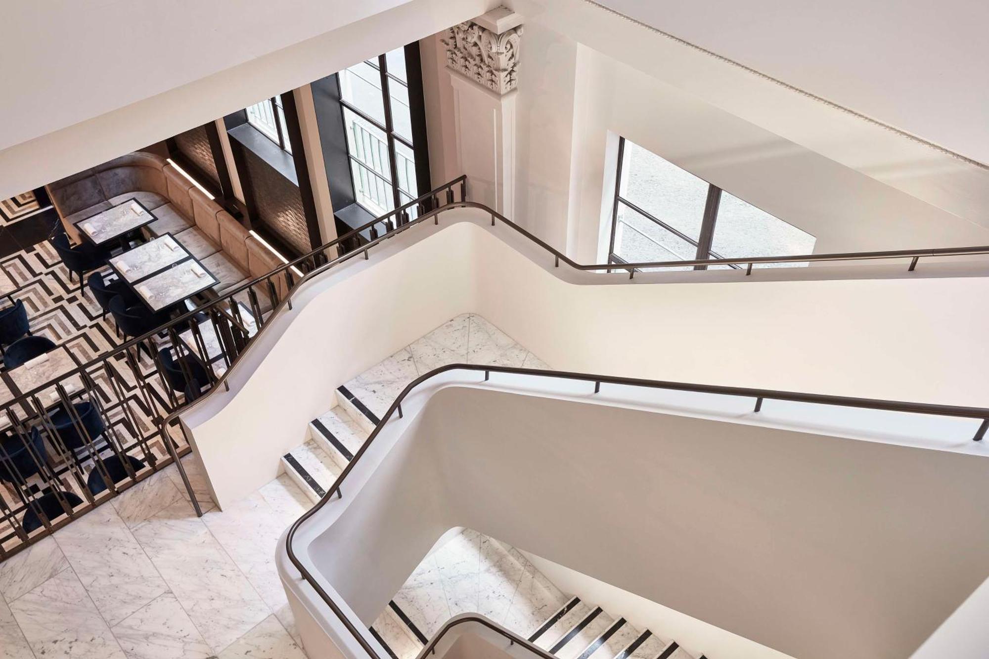 Hilton Melbourne Little Queen Street Zewnętrze zdjęcie Staircase